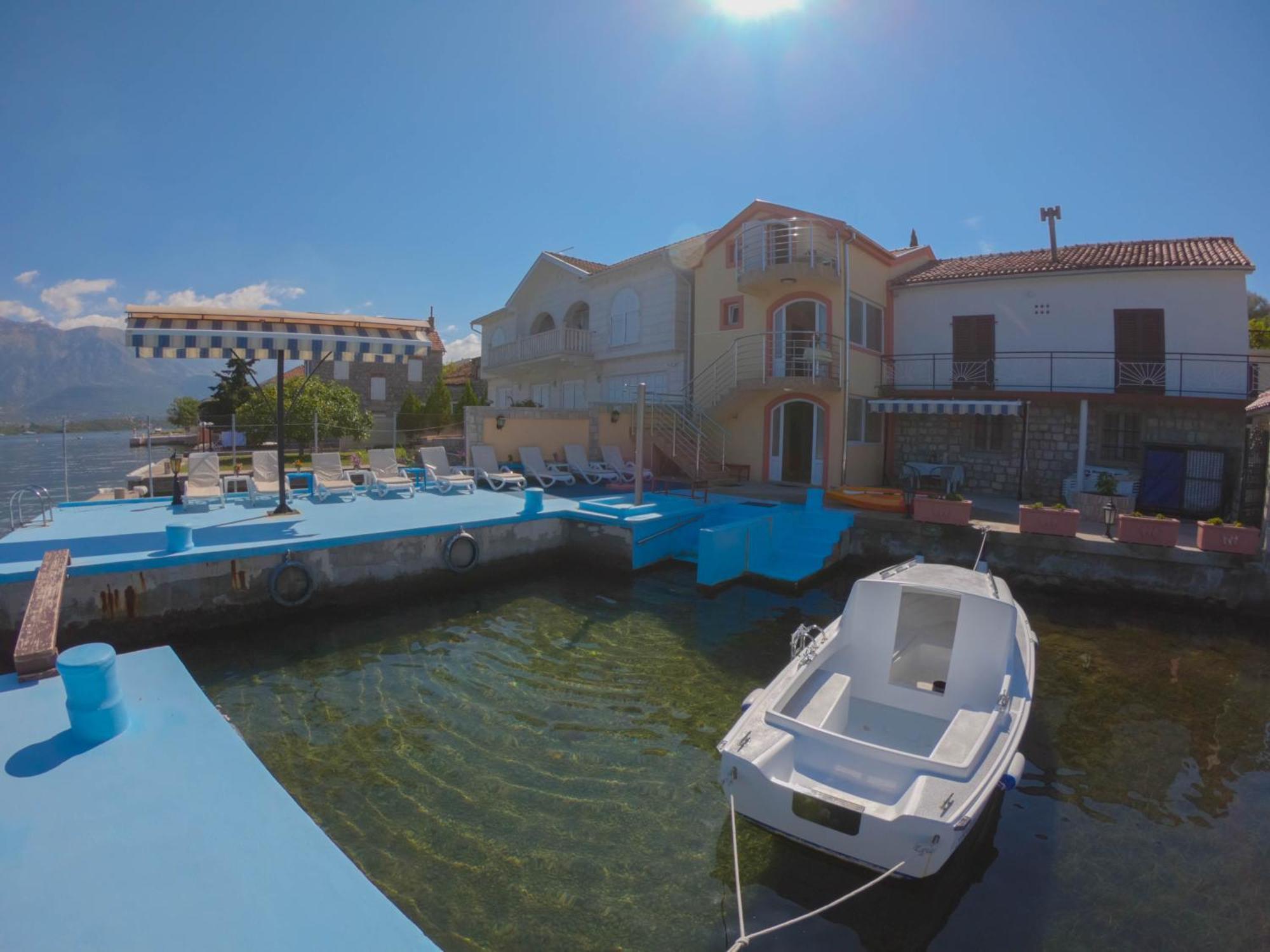 Porto Del Sole Apartments Tivat Exterior foto