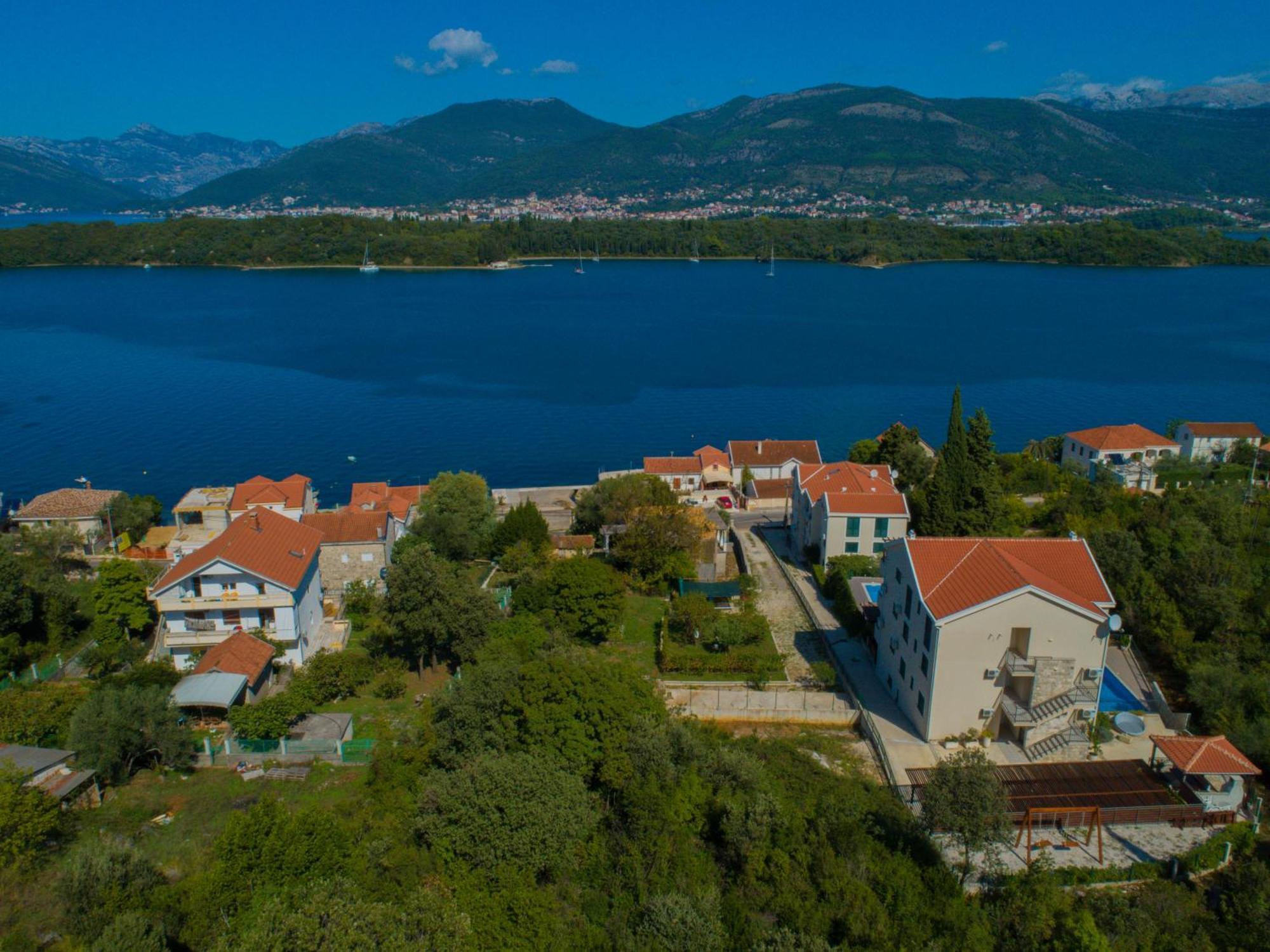 Porto Del Sole Apartments Tivat Exterior foto